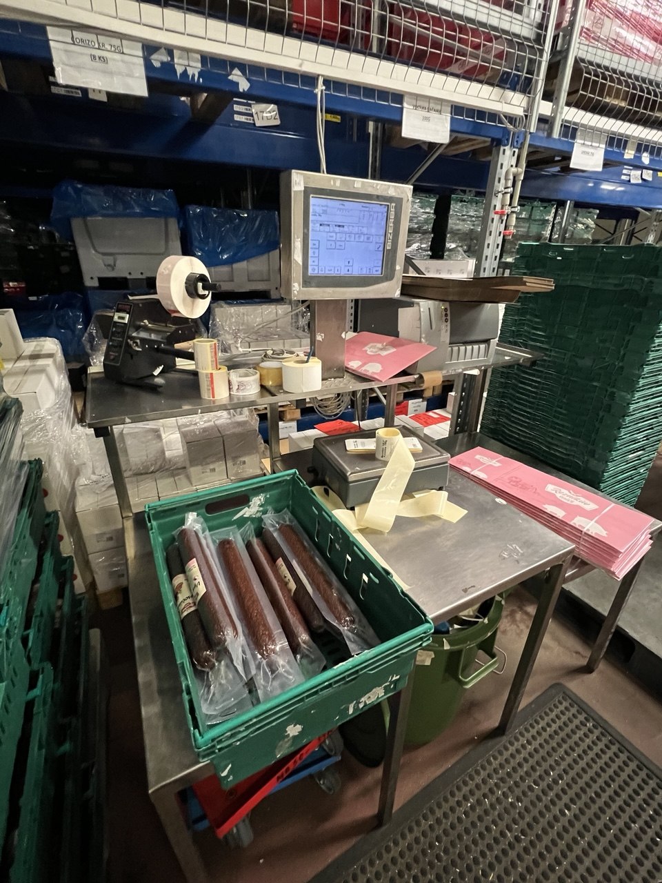 Фото маркування продукції та контролю якості